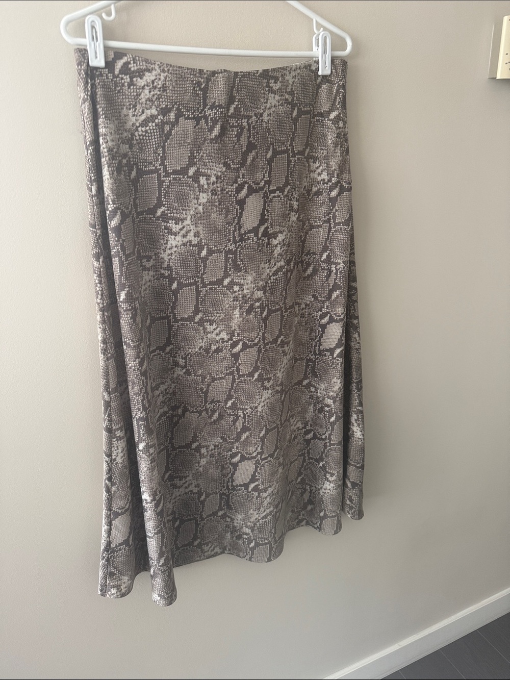 Reitmans Taupe Snake-Print Midi Skirt